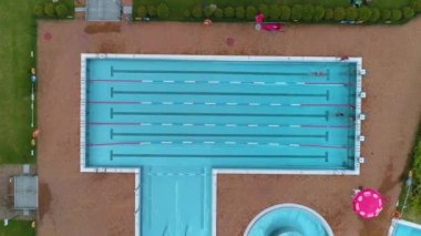 Su Parkı Kalisz Aquapark Hava Görüntüsü Polonya. Yüksek kalite 4k görüntü