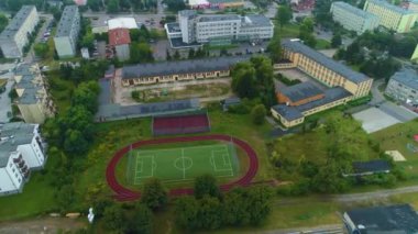 Teknik Lise Spor Sahası Kayakçısı Boisko Technikum Hava Görüntüleme Polonya. Yüksek kalite 4k görüntü