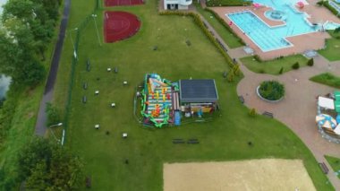 Oyun parkı Kalisz Aquapark Havacılık Görünümü Polonya. Yüksek kalite 4k görüntü