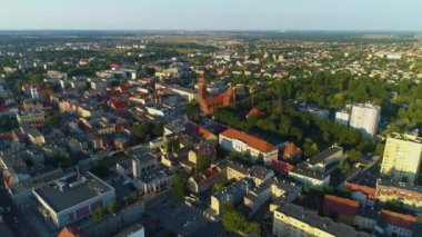 Ostrow Wielkopolski 'nin güzel Panorama' sı Krajobraz Hava Manzarası Polonya. Yüksek kalite 4k görüntü