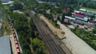 Tren rayları Lubin Tory Kolejowe Pociag Hava Görüntüsü Polonya. Yüksek kalite 4k görüntü