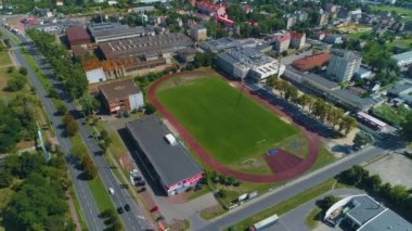 Ostrow Wielkopolski Stadyumu 'ndaki Ks Stadyumu hava manzaralı Polonya. Yüksek kalite 4k görüntü