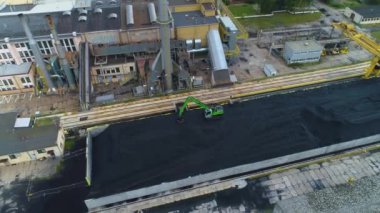 Pruszkow 'daki Kömür Sıcaklığı ve Elektrik Santrali Elektrocieplownia Hava Görünümü Polonya. Yüksek kalite 4k görüntü
