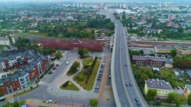 Tren İstasyonu Skierniewice Dworzec Kolejowy Wiadukt Hava Görüntülü Polonya. Yüksek kalite 4k görüntü
