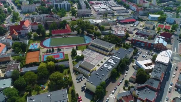 Spielplatz Grundschule Ostrow Wielkopolski Szkola Luftaufnahme Polen Hochwertiges Filmmaterial — Stockvideo