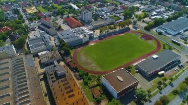 Ostrow Wielkopolski Stadyumu 'ndaki Ks Stadyumu hava manzaralı Polonya. Yüksek kalite 4k görüntü