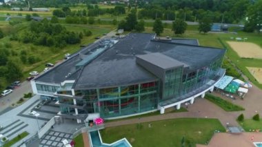 Su Parkı Kalisz Aquapark Hava Görüntüsü Polonya. Yüksek kalite 4k görüntü