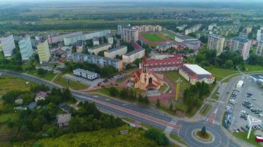 Panorama Kilisesi Skierniewice Kosciol Serca Jezusa Hava Görüntüsü Polonya. Yüksek kalite 4k görüntü
