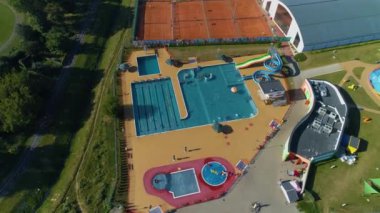 Açık Yüzme Havuzu Lubin Havuzu Odkryty Havacılık Görünümü Polonya. Yüksek kalite 4k görüntü