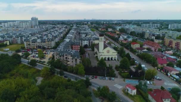 Gyönyörű Panoráma Templom Apartmanok Estate Piaseczno Légi Kilátás Lengyelország Kiváló — Stock videók