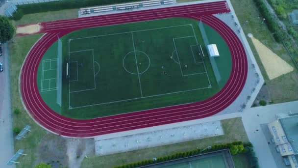 High School Spielplatz Ostrow Wielkopolski Luftaufnahme Polen Hochwertiges Filmmaterial — Stockvideo
