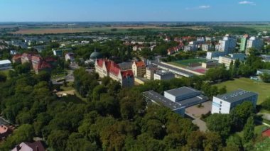 Güzel Panorama Bölge Mahkemesi Inowroclaw Üzgün Rejonowy Hava Görüntüsü Polonya. Yüksek kalite 4k görüntü
