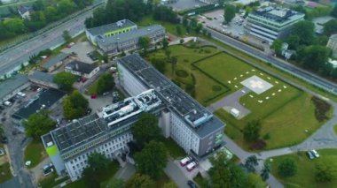 Skierniewice 'deki Hastane Szpital Wojewodzki Hava Görüntüsü Polonya. Yüksek kalite 4k görüntü