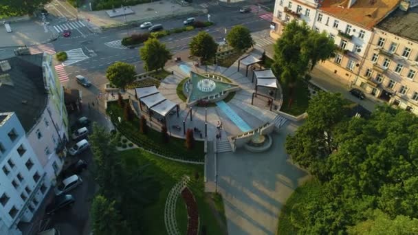 Fountain Downtown Centrum Kalisz Fontanna Noce Dnie Aerial View Poland — Vídeo de Stock
