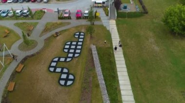 Oyun parkı Zwirowisko Pruszkow Plac Havacılık Görünümü Polonya. Yüksek kalite 4k görüntü