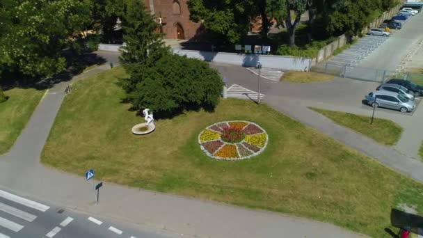 Square Church Figurka Uroboros Inowroclaw Aerial View Polsko Vysoce Kvalitní — Stock video