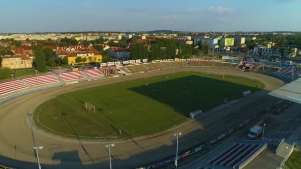 Stadion Ostrow Wielkopolski Stadion Aerial View Polen Hoge Kwaliteit Beeldmateriaal — Stockvideo