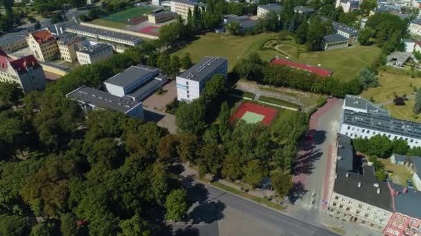 Escuela Equipo Deportes Campo Inowroclaw Boisko Szkola Vista Aérea Polonia — Vídeos de Stock