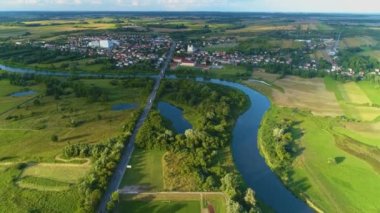 Güzel Peyzaj Nehri Narew Lomza Krajobraz Hava Manzarası Polonya. Yüksek kalite 4k görüntü