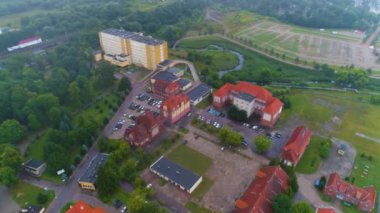 Panorama Hastanesi Nehir Geyiği Szpital Rzeka Hava Görüntüsü Polonya. Yüksek kalite 4k görüntü