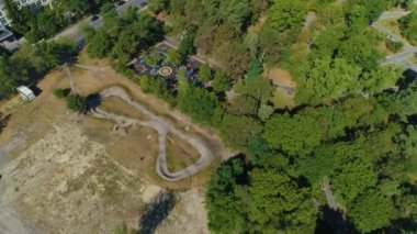 Pumptrack Otwock Tor Rowerowy Park Miejski Havacılık Görünümü Polonya. Yüksek kalite 4k görüntü