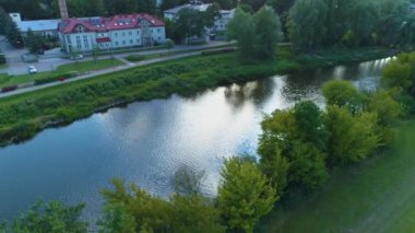 Su bisikleti Narew Nehri Lomza Rzeka Kürekçisi Hava Görüntüsü Polonya. Yüksek kalite 4k görüntü