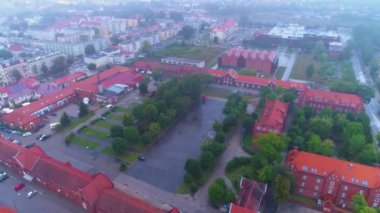 Fog Parade Square Old Town Geyiği Miasto Plac Defilad Hava Görüntülü Polonya 'ya bakıyor. Yüksek kalite 4k görüntü