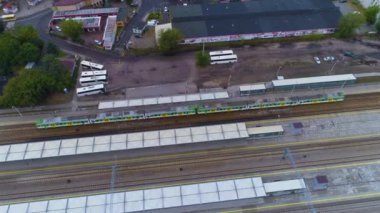 Demiryolu İstasyonu Otwock Dworzec Kolejowy Hava Görüntüleme Polonya. Yüksek kalite 4k görüntü