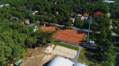 Tenis kortları Otwock Korty Tenisowe hava sahası Polonya. Yüksek kalite 4k görüntü