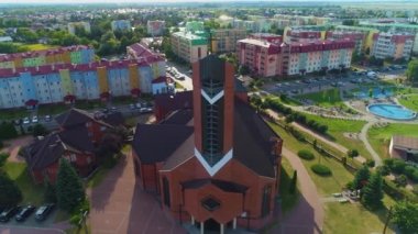Osiedle Jagiellonskie Kilisesi Biala Podlaska Kosciol Havacılık Görünümü Polonya. Yüksek kalite 4k görüntü