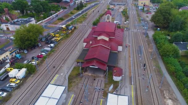 鉄道駅Otwock Dworzec Kolejowy空中ビューポーランド 高品質4K映像 — ストック動画