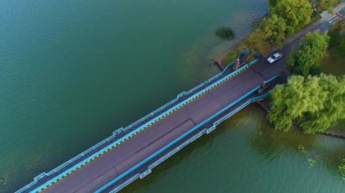 Tarihi Köprü Nehri Geyiği Zabytkowy En Rzeka Havadan Görünümü Polonya. Yüksek kalite 4k görüntü