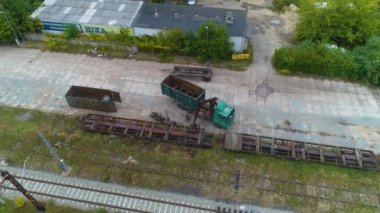 Scrap Ostroleka Ladowanie Zlomu Hava Görüntüsü Polonya yükleniyor. Yüksek kalite 4k görüntü