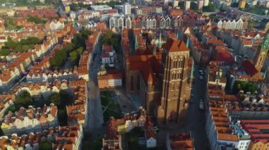 Bazylika Mariacka Gdansk Eski Kasaba Bazilikası Hava Görüntüsü Polonya. Yüksek kalite 4k görüntü