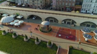 Güzel Warta Nehri Bulwar Nadwarcianski Gorzow Rzeka Hava Manzarası Polonya. Yüksek kalite 4k görüntü