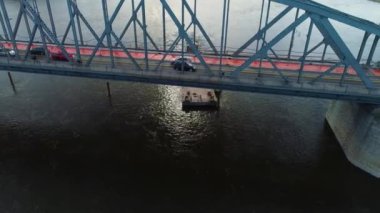 Güzel Pilsudski Köprüsü Vistula Torun Wisla Havacılık Manzarası Polonya. Yüksek kalite 4k görüntü