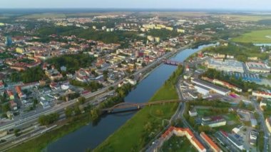 Warta Nehri 'nin aşağısındaki Panorama Wielkopolski Centrum Havacılık Polonya. Yüksek kalite 4k görüntü