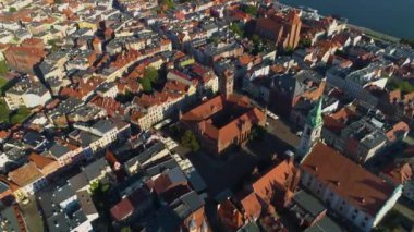 Eski Kasaba Meydanı Torun Ratusz Centrum Stary Rynek Hava Görüntüsü Polonya. Yüksek kalite 4k görüntü