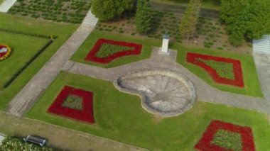 Sienkiewicz Anıtı Park Wloclawek Bahçeleri Ogrody Hava Manzaralı Polonya. Yüksek kalite 4k görüntü