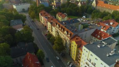 Kiralık evler, Czarnieckiego Caddesi Stargard Kamienice Havacılık, Polonya. Yüksek kalite 4k görüntü