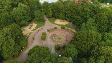 Fountain Park of Culture Slupsk Fontanna Park Kultury Havacılık Görünümü Polonya. Yüksek kalite 4k görüntü