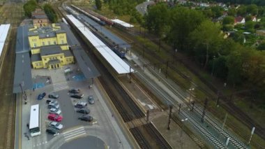 Tren İstasyonu Pila Glowna Dworzec Kolejowy Hava Görüntüleme Polonya. Yüksek kalite 4k görüntü