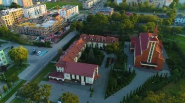 Kilise Parkı Zelewskiego Rumia Kosciol Jana Z Ket Günbatımı Hava Polonya. Yüksek kalite 4k görüntü