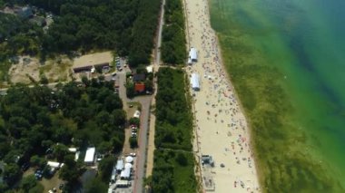 Güzel sahil Baltık Denizi Krynica Morska Plaza Hava Manzarası Polonya. Yüksek kalite 4k görüntü