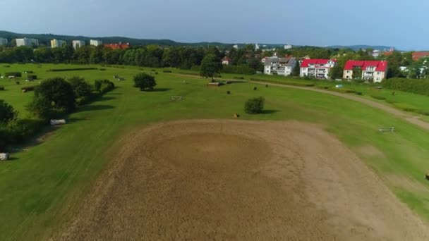 Hipódromo Centro Ecuestre Sopot Hipodrom Osrodek Jezdziecki Aerial Poland Imágenes — Vídeo de stock