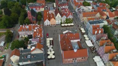 Old Town Market Meydanı Olsztyn, Miasto Ratusz Hava Manzaralı Polonya 'ya bakıyor. Yüksek kalite 4k görüntü