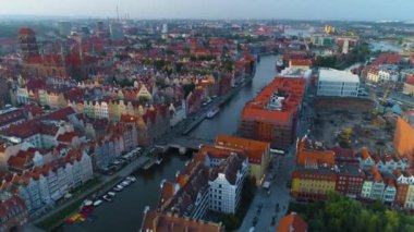 Panorama Şehir Merkezi Motlawa Nehri Srodmiescie Rzeka Dlugie Pobrzeze Hava Polonya. Yüksek kalite 4k görüntü