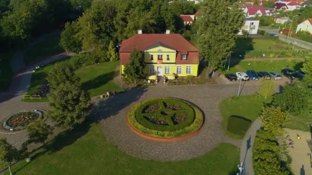 文化公園の家Starowiejski Rumia Dom Cultury Airial View Poland 高品質4K映像 — ストック動画