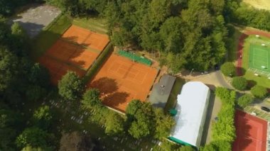 Tenis kortu Wejherowo Tenisowe hava sahası Polonya. Yüksek kalite 4k görüntü
