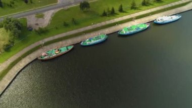 Marina Gölü Wloclawek Wisla Przystan Na Zalewie Nehri Vistula Havacılık Görünümü Polonya. Yüksek kalite 4k görüntü